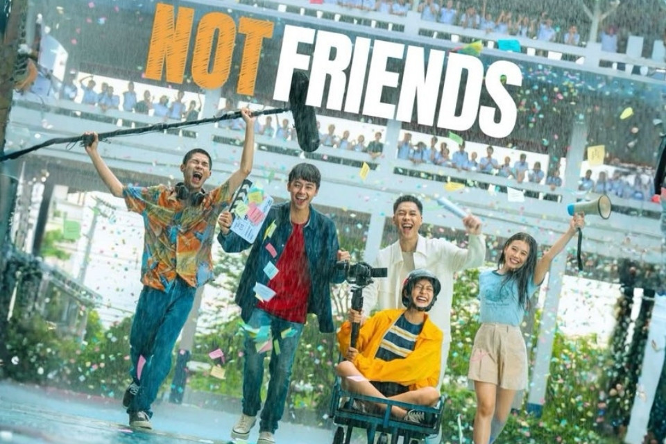 Wajib Nonton! 11 Film Thailand Tentang Sekolah Terbaik yang Seru dan Bikin Kangen 19 hipwee-film thailand terbaru tentang sekolah Not Friends