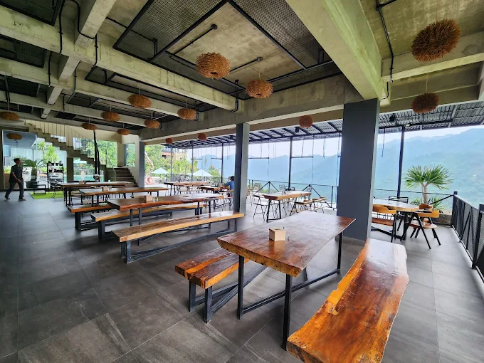 7 Tempat Nongkrong di Sentul View Bagus, PAS Buat Healing! 9 highlanders cafe