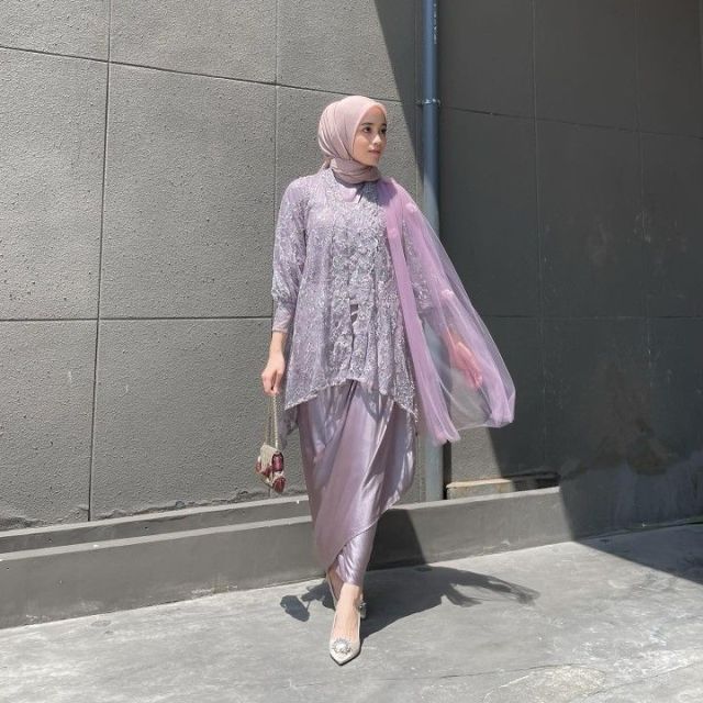 7 Outfit Kondangan Remaja Hijab Simple dan Stylish 13 kebaya modern minimalis