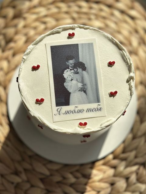 10 Ide Kue Anniversary Pernikahan yang Romantis, Simple, dan Bikin Pasangan Terharu 11
