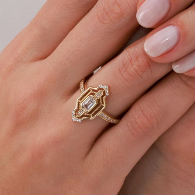 10 Model Cincin Nikah yang Simple, Timeless, dan Elegan: Cocok di Jari Kamu, nih! 14