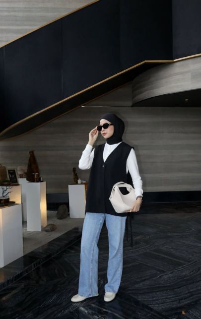 9 Outfit Ambil Raport Hijab yang Modis, Sopan, dan Bikin Pangling! 15
