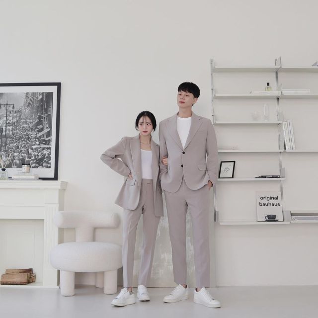 8 Outfit Foto Studio yang Bikin Hasil Jepretan Lebih Estetik dan Rapi 10