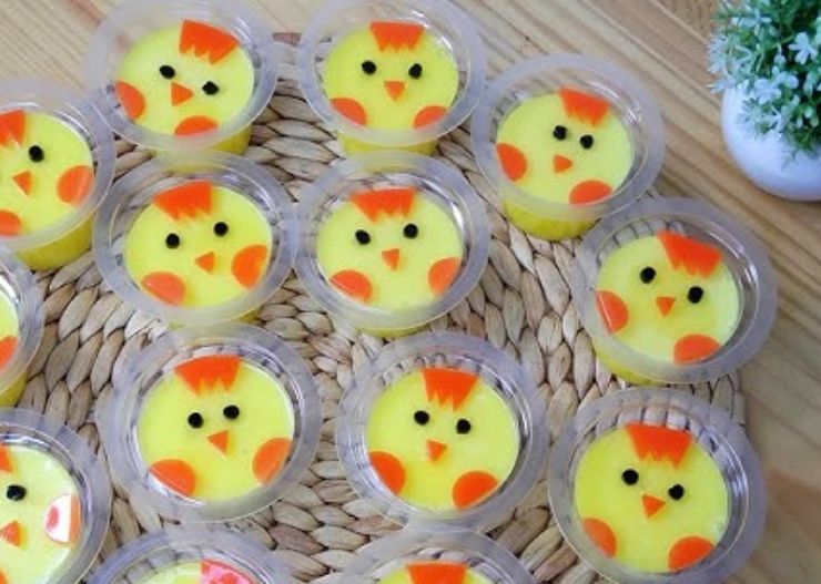 10 Snack Ulang Tahun Anak yang Enak dan Praktis Disajikan 16 pudding karakter