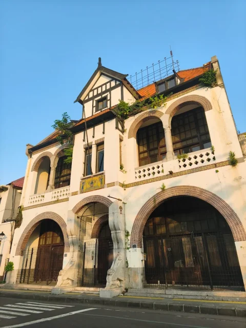 10 Tempat Liburan di Surabaya yang Seru Buat Healing dan Jalan Bareng Orang Tersayang 11 hipwee-tempat liburan di Surabaya Kota Lama Surabaya