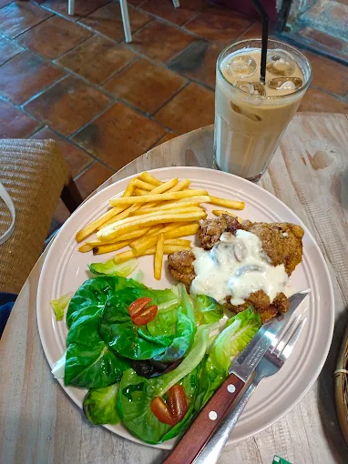 8 Tempat Nongkrong di Bekasi yang Cozy, Estetik, dan Cocok Buat Ngobrol Lama 13 hipwee-tempat nongkrong di Bekasi Eight Coffee Grand Galaxy City
