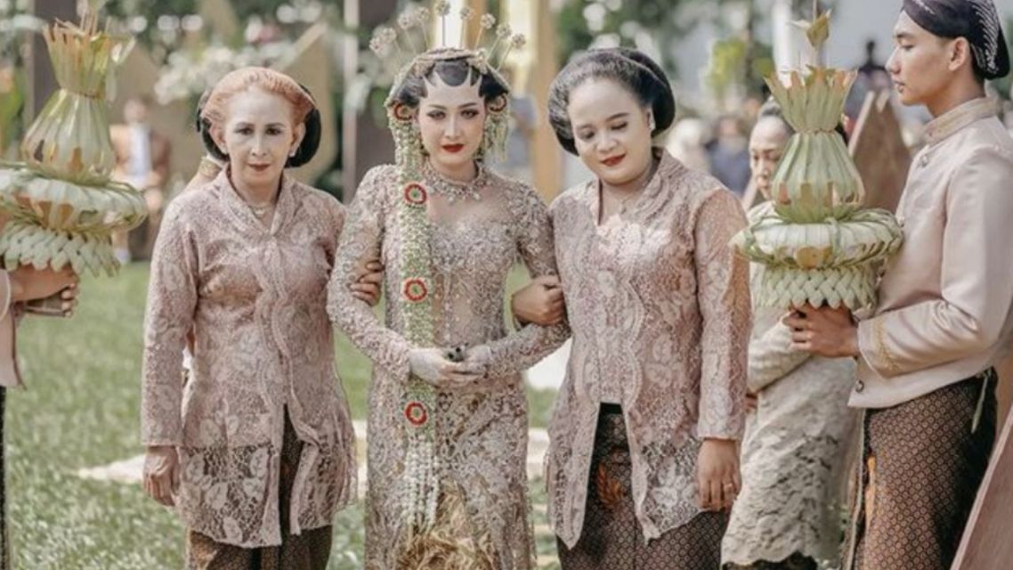 15 Prosesi Pernikahan Adat Jawa yang Sakral, Sarat Makna, dan Filosofis. 24 Prosesi dan Makna pernikahan adat Jawa (8)