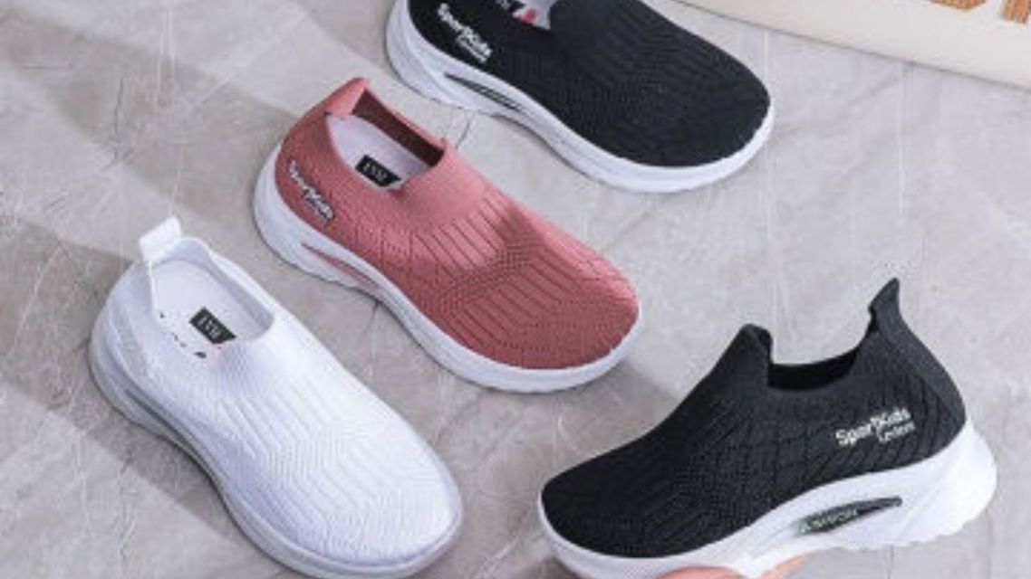12 Sepatu Anak Perempuan SD yang Nyaman dan Stylish 24 Sepatu Anak Perempuan SD (11)