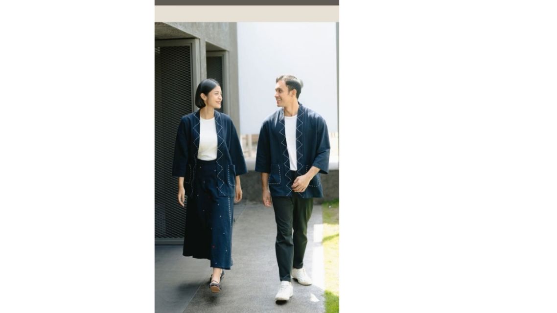 15 Ide Outfit Kondangan Couple Stylish, Serasi & Elegan 30 Outfit kondangan couple (14)