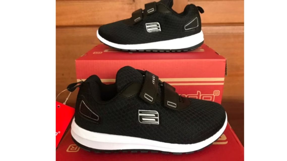 13 Sepatu Anak TK Laki-Laki yang Nyaman, Stylish dan Wajib Punya 16 Sepatu Anak TK Laki-Laki (2)