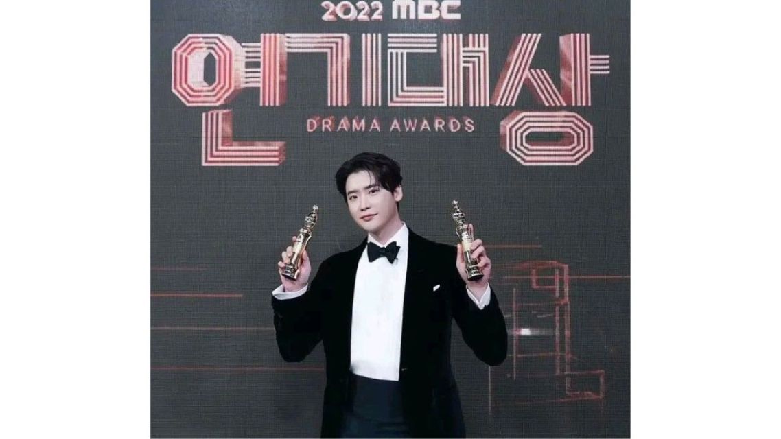 11 Fakta Perjalanan Cinta IU dan Lee Jong Suk, 14 Tahun Saling Mengenal hingga Berpisah Setelah 4 Tahun Pacaran. 16 IU dan Lee Jong Suk (5)