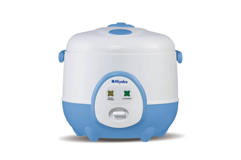 10 Rice Cooker Mini Murah yang Awet dan Mudah Dicuci untuk Anak Kos 20 hipwee-Miyako MCM-606A