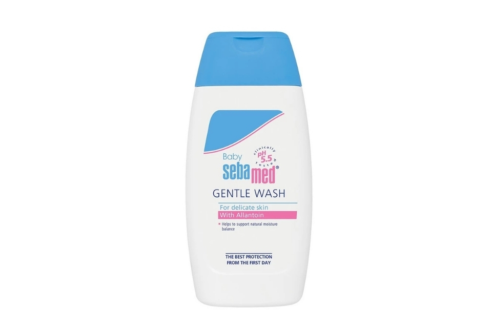 Favorit, Ini 9 Skincare untuk Bayi yang Aman untuk Lindungi Kulit Si Kecil 16 hipwee-Sebamed Baby Gentle Wa