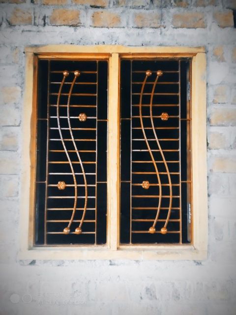 Inspirasi Model Teralis Jendela Minimalis untuk Fasad Hunian Modern 16 integrated window grill