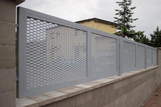Inspirasi Model Pagar Rumah Terbaru yang Minimalis & Modern 19 pagar aluminium
