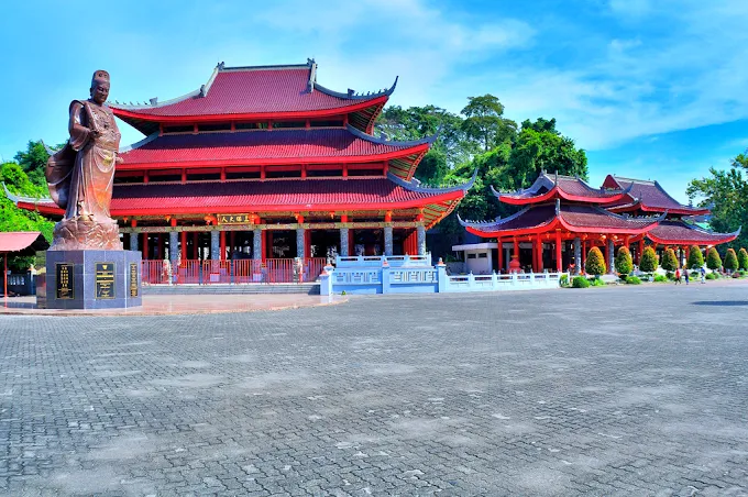 10 Tempat Liburan di Semarang Terpopuler & Worth Visiting 13 sam poo kong