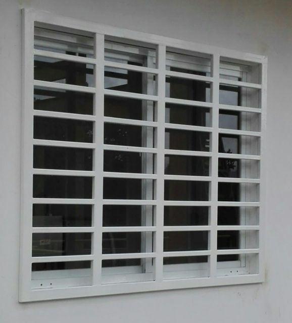 Inspirasi Model Teralis Jendela Minimalis untuk Fasad Hunian Modern 13 teralis grid