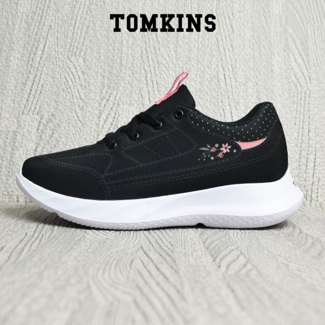 7 Sepatu Sekolah Anak Perempuan SMP yang Nyaman, Murah, dan Awet 8 tomkins lily
