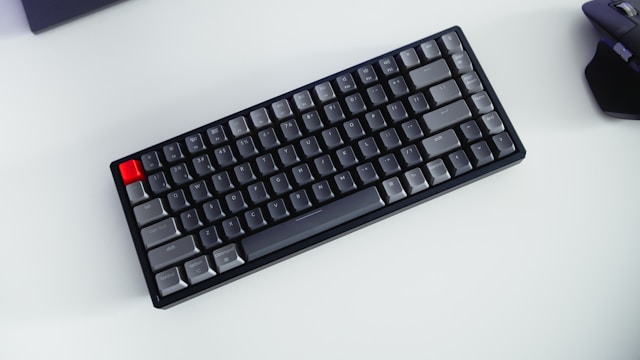 Keyboard Wireless vs Keyboard Wired di 2026, Pilih Mana? 12 wireless keyboard