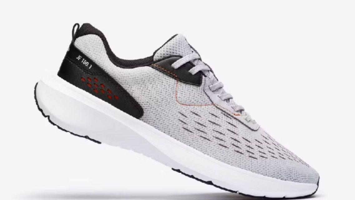 13 Sepatu Jogging Pria Terbaik 2026, Nyaman Dipakai dan Worth It untuk Berbagai Budget. 21 Sepatu Jogging Pria 7