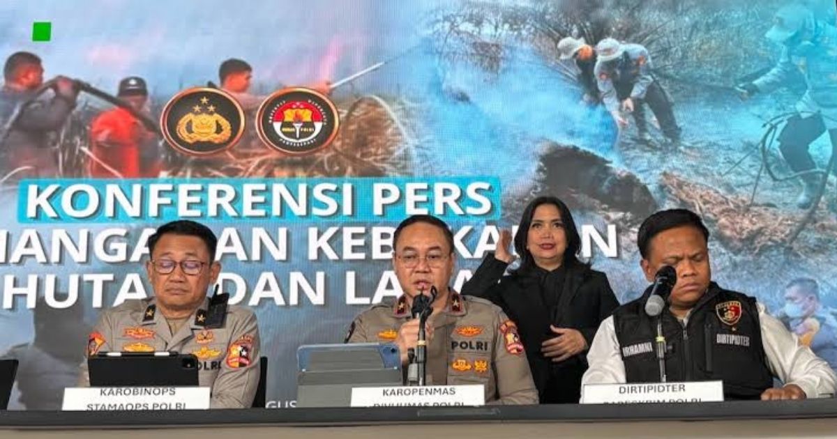 Jujur Janggal, Kebakaran Hutan di Indonesia Cuma karena Musim Kemarau? 7 hipwee-72 tersangka dan bukti korek api