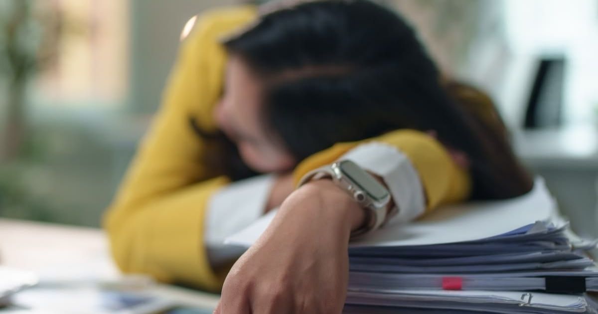 Menjadi Karyawan Palugada Ternyata Nggak Seindah yang Dibayangkan 7 hipwee-Ketika effort kerjaan terasa makin nggak seimbang