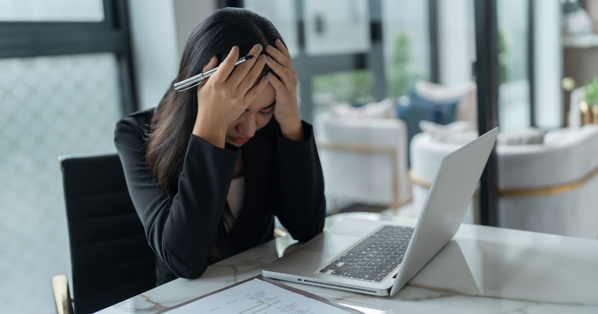 Resign vs Bertahan di Kantor Toxic In This Economy, Mana Lebih Merdeka? 6 hipwee-Menyelamatkan Mental Secepatnya atau Belajar Cuek di Kantor
