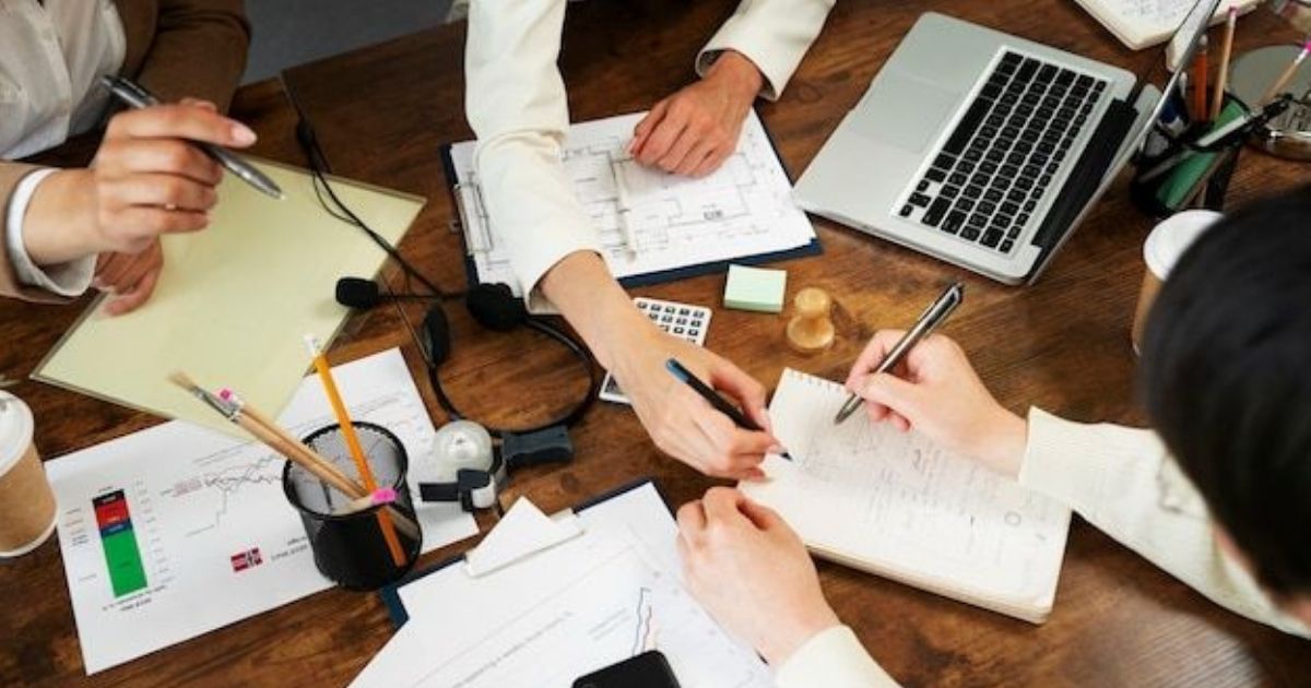 Menjadi Karyawan Palugada Ternyata Nggak Seindah yang Dibayangkan 8 hipwee-Pelajaran penting setelah bertahun-tahun merangkap semua peran