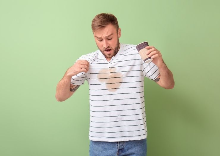 Cara Menghilangkan Noda Kopi di Baju Putih dan Berwarna 4 cara hilangkan noda kopi di baju