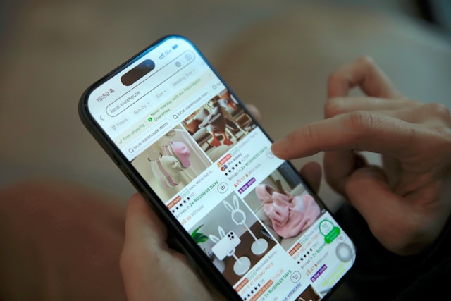 Doom Spending, Kebiasaan Finansial yang Bisa Buat Keuangan Babak Belur! 10 media sosial penyebab impulsive buying