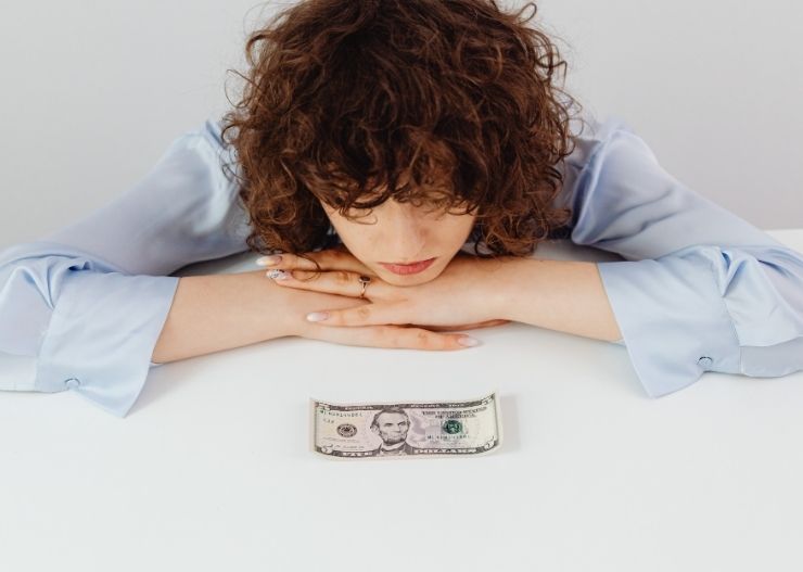 Money Dysmorphia: Rasa Kekurangan Meski Finansial Aman 11 penyebab money dysmorphia