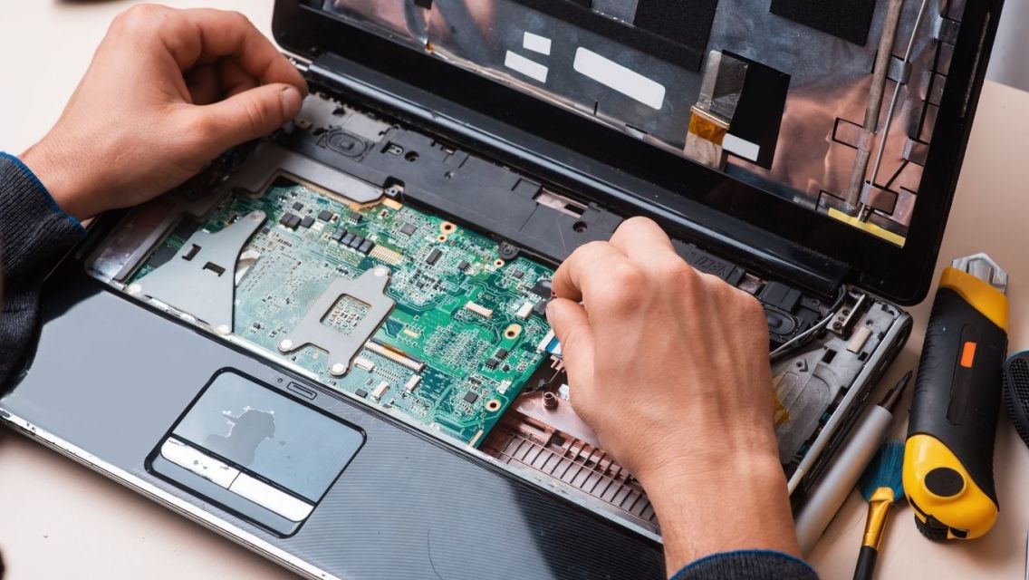 Takut Sparepart Laptop Kamu Diganti Tanpa Izin oleh Teknisi Nakal? Terapkan 5 Hal Ini! 9