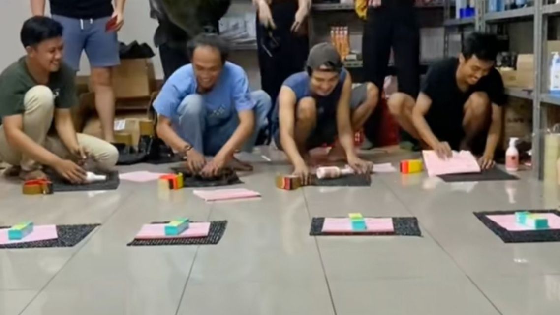 13 Ide Lomba 17 Agustus di Kantor yang Seru, Kreatif, dan Bikin HUT RI 2026 Makin Meriah 20 Ide Lomba 17 Agustus di Kantor yang Seru (6)