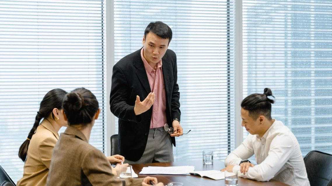 Solusi Mencatat Hasil Meeting: Cara Punya Bukti Saat Ingatan Kamu dan Atasan Beda 14 Meeting sebuah kantor