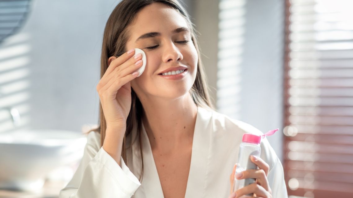 Micellar Water vs Cleansing Balm, Mana yang Lebih Cocok untuk Kulitmu? 19 Micellar water vs cleansing balm (6)