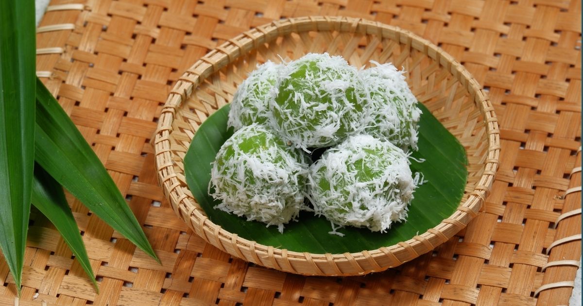 Murah Meriah, 15 Jajan Pasar Gluten Free yang Cocok Buat Diet 16 hipwee-Klepon