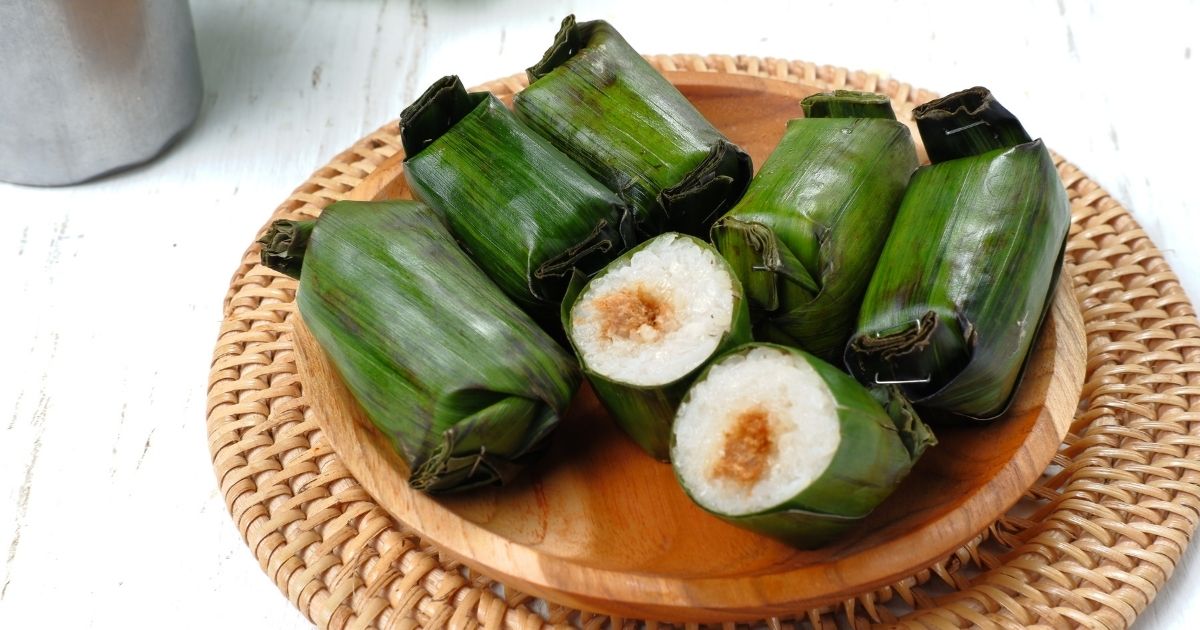 Murah Meriah, 15 Jajan Pasar Gluten Free yang Cocok Buat Diet 17 hipwee-Lemper