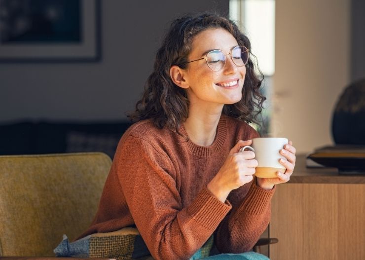 Mitos vs Fakta: Benarkah Minum Kopi Bikin Dehidrasi? 12 efek kafein