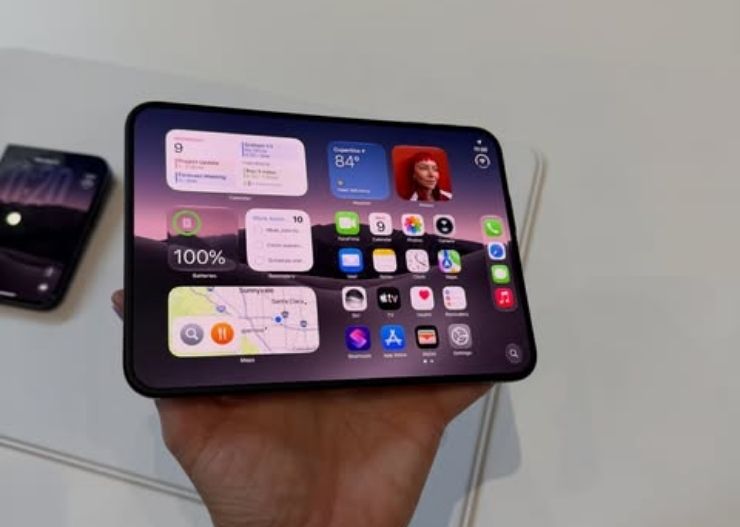 iPhone Duo Bikin Tren HP Lipat Makin Ramai, Ini yang Berubah di 2026 9 layar luar dan layar dalam ponsel lipat