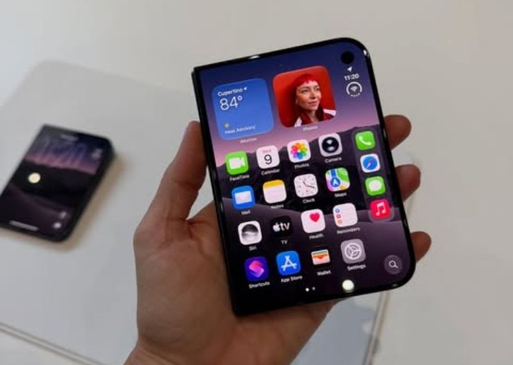 iPhone Duo sebagai HP lipat pertama Apple