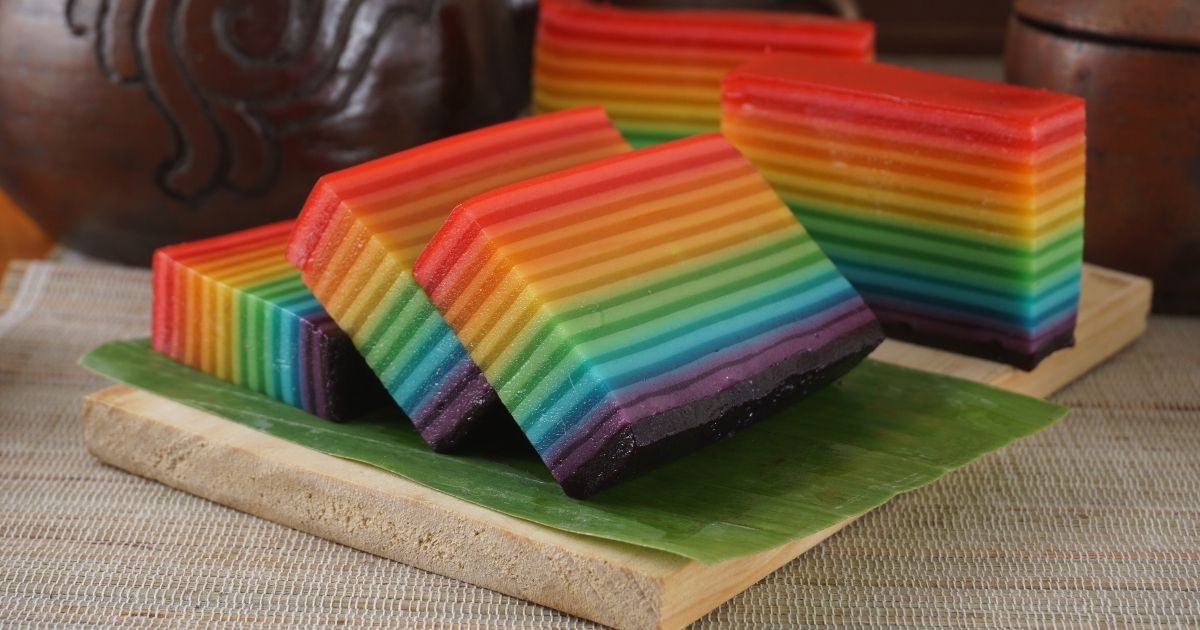 Murah Meriah, 15 Jajan Pasar Gluten Free yang Cocok Buat Diet 28 hipwee-kue lapis