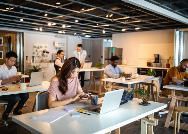 Benarkah Gen Z Disebut Tidak Betah Kerja? Simak Faktanya! 11 lingkungan kerja