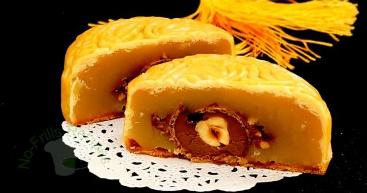Bukan Cuma Lotus! Ini 8 Rekomendasi Mooncake Rasa Unik yang Cocok Buat Hampers 11 hipwee-mooncake Lotus Ferrero