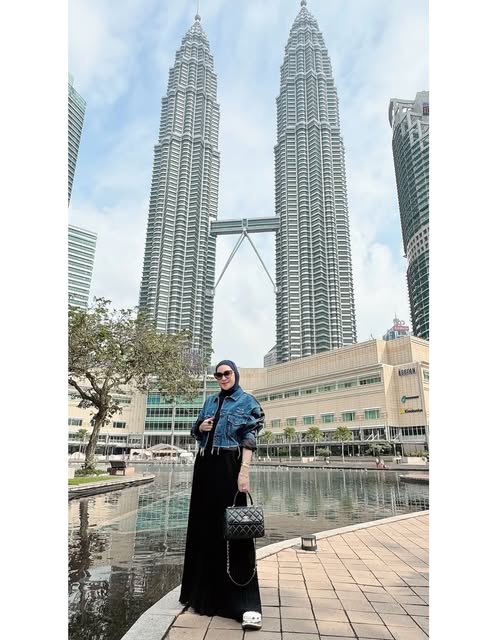 Pandai Mix & Match Baju, Intip 7 Gaya Fashion Erin Wartia Ini! 10