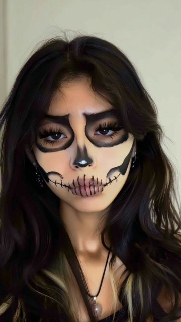5 Inspirasi Makeup Halloween Kreatif dan Mudah Dikreasikan 9 skeleton glam makeup