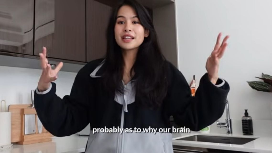 Mindfulness in the Age of Bad News: Haruskah Kita Menjauh? 8 Maudy Ayunda bahas mindfulness in the age of bad news