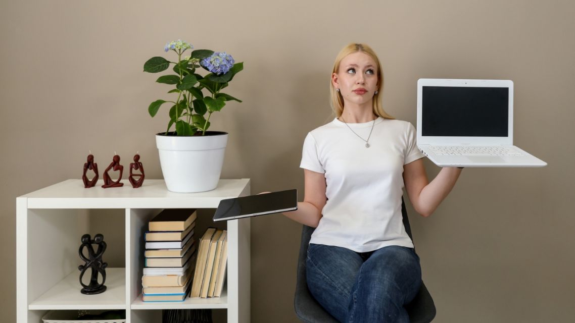 Laptop vs Tablet untuk Kuliah, Mana yang Lebih Worth It? 13 laptop vs tablet untuk kuliah (1)