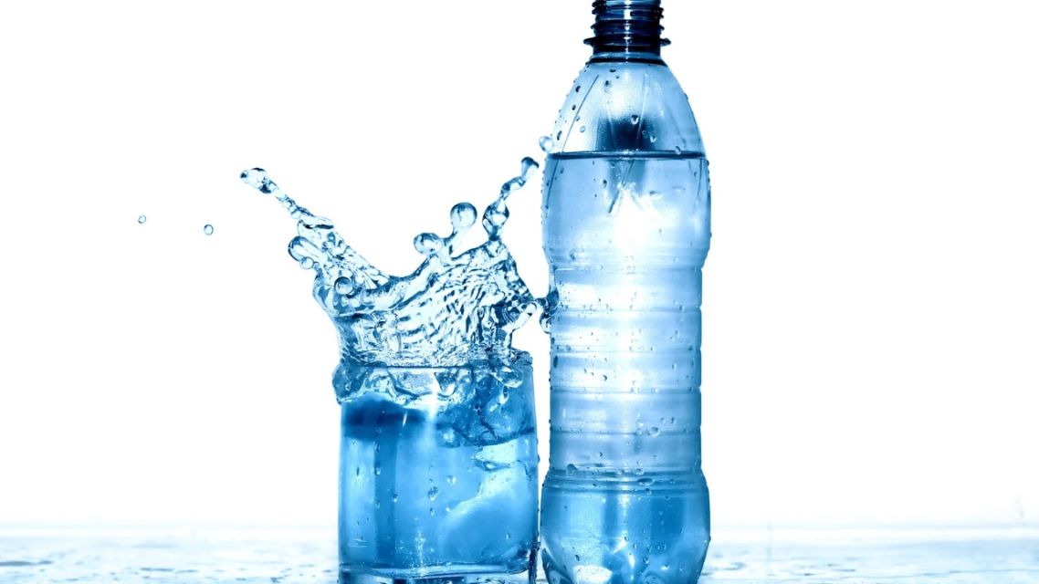 Air Mineral VS Air Demineral, Mana yang Lebih Sehat? Simak Perbedaannya 9 Air Mineral VS Air Demineral