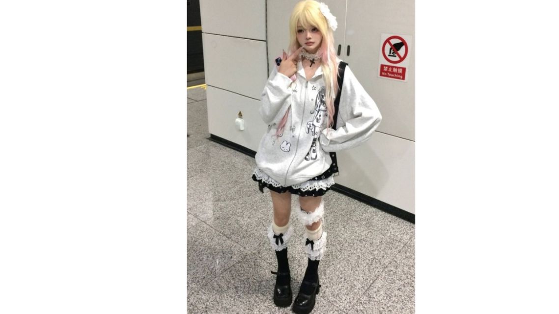 11 Ide Outfit Gyaru Ini Bikin Gayamu Makin Standout, Yuk Coba! 21 ide outfit Gyaru