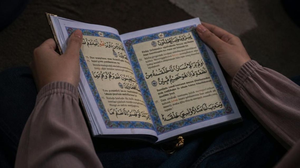 Panduan Bacaan Tahlil Lengkap Latin dan Artinya, Mudah Diamalkan Kapan Saja 4 Buku bacaan tahlil dan tasbih